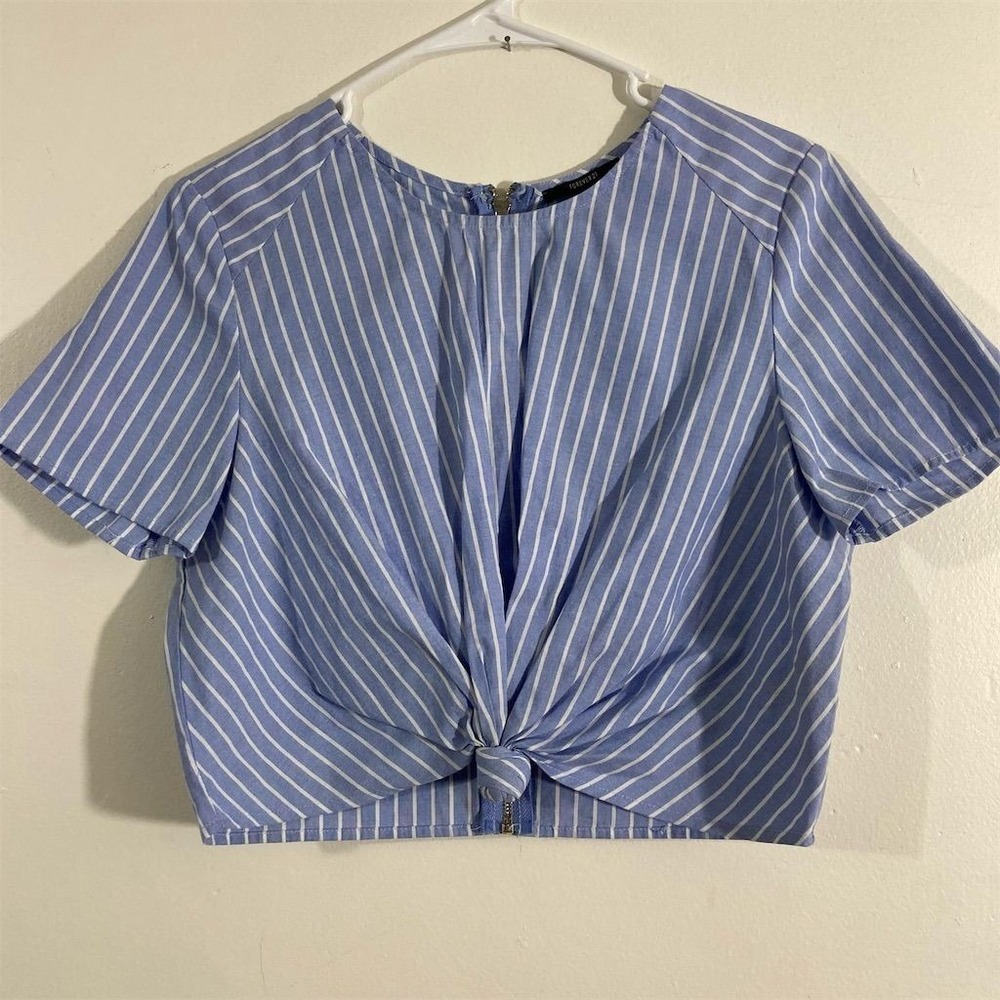 Forever 21 Women's Blue Striped Crop Top with Front Tie Size S